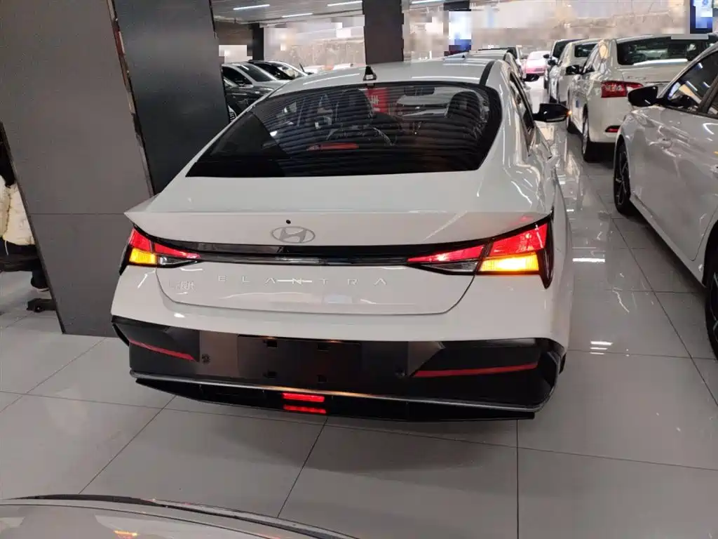 MODERN ELANTRA