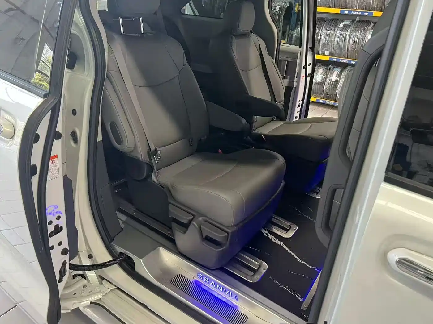 Toyota Granvia 2024 2024 2.5L Hybrid Comfort