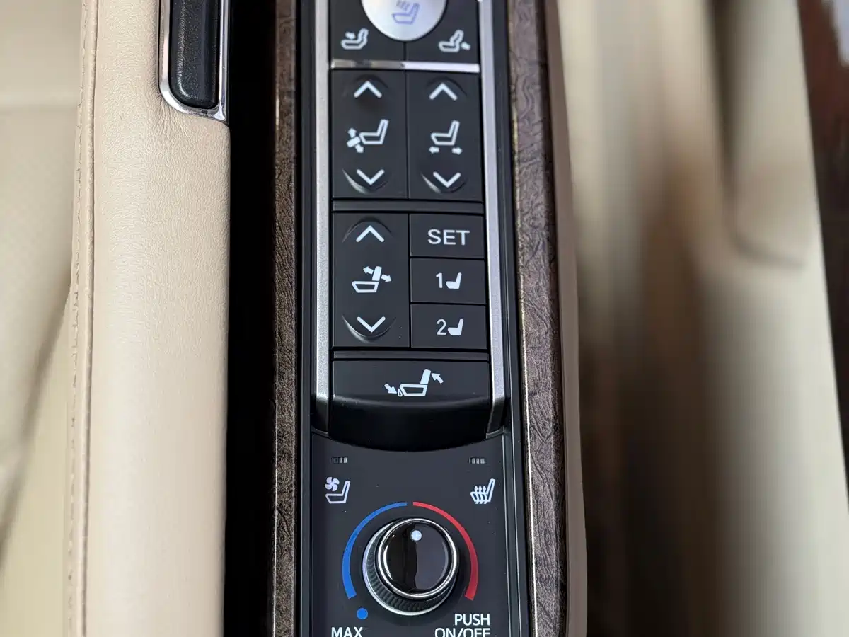 Mercedes-Benz V-Class 2018 V 260 L Premium Long Version China V фото 10