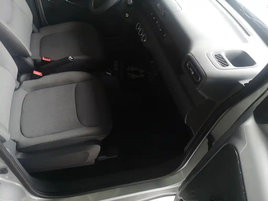Wuling Motors Wuling Zhiguang NEV 2026 2025 Standard Version