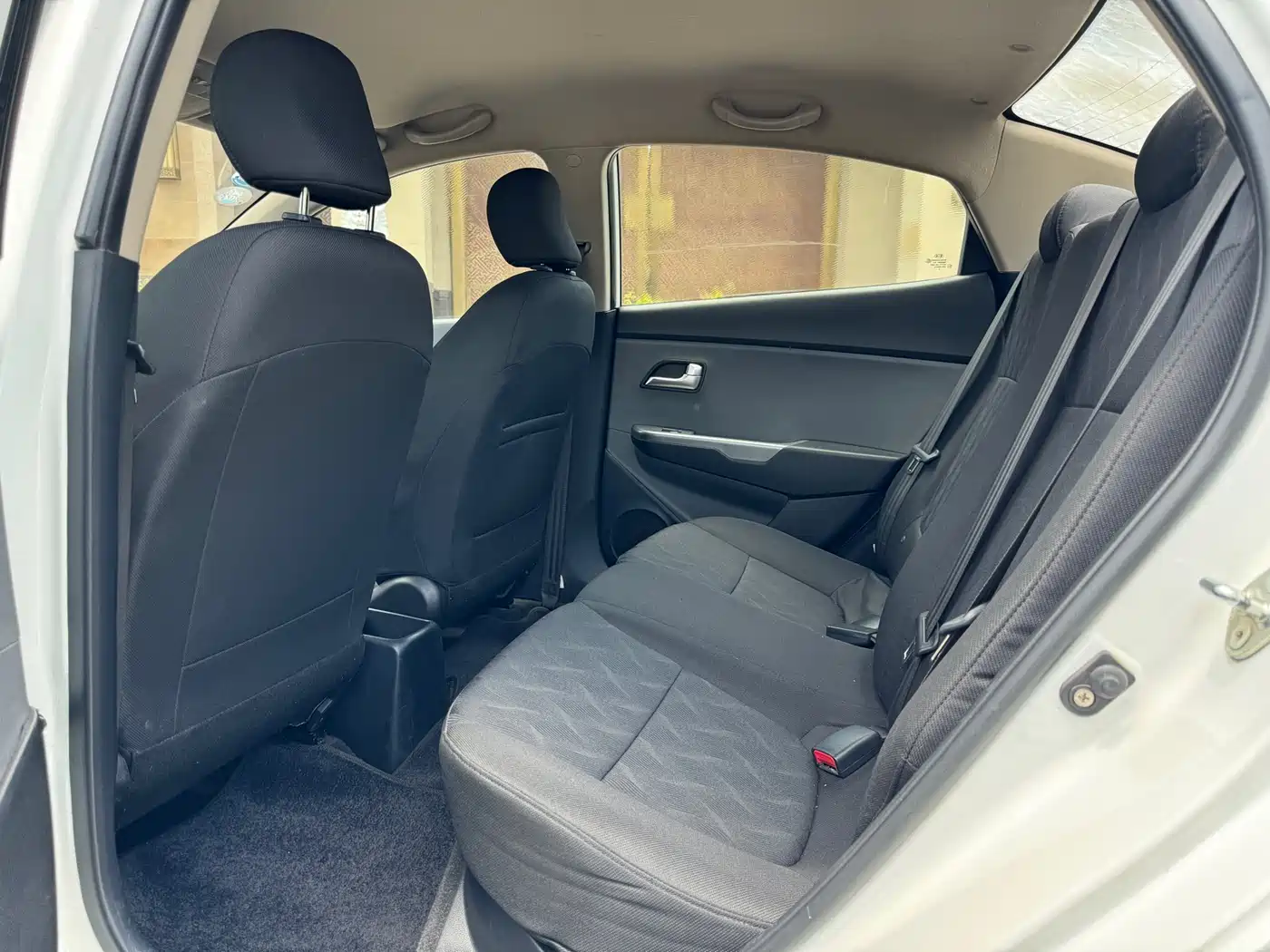 Kia K2 2017 2015 Sedan 1.4L AT GLS