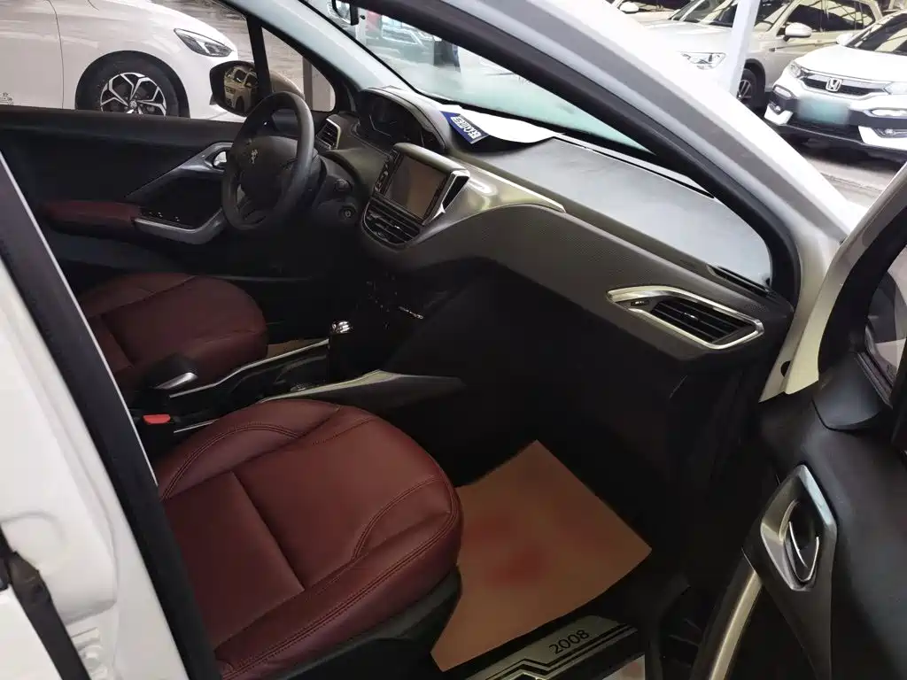 Peugeot 2008 2015 2014 1.6L Automatic Fashion Edition