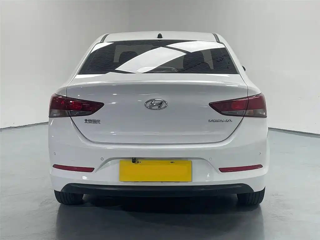 Hyundai Verna 2016 1.4L Automatic Cool Edition GLS фото 8
