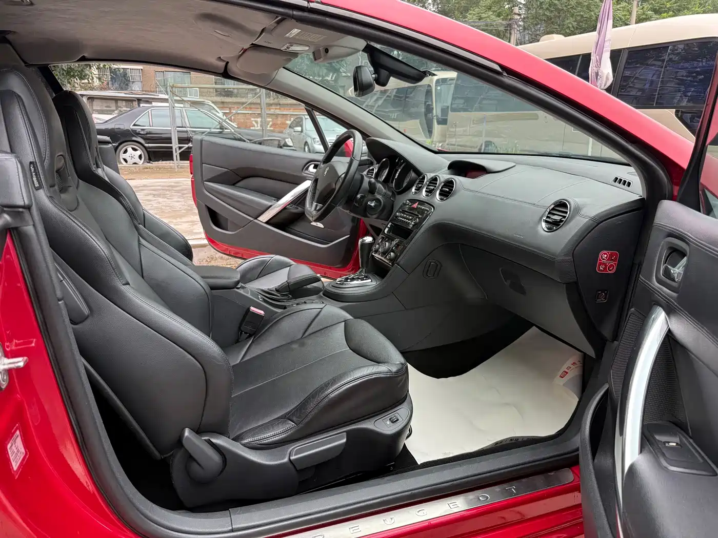 Peugeot 308 (Import) 2012 2012 1.6T CC Luxury
