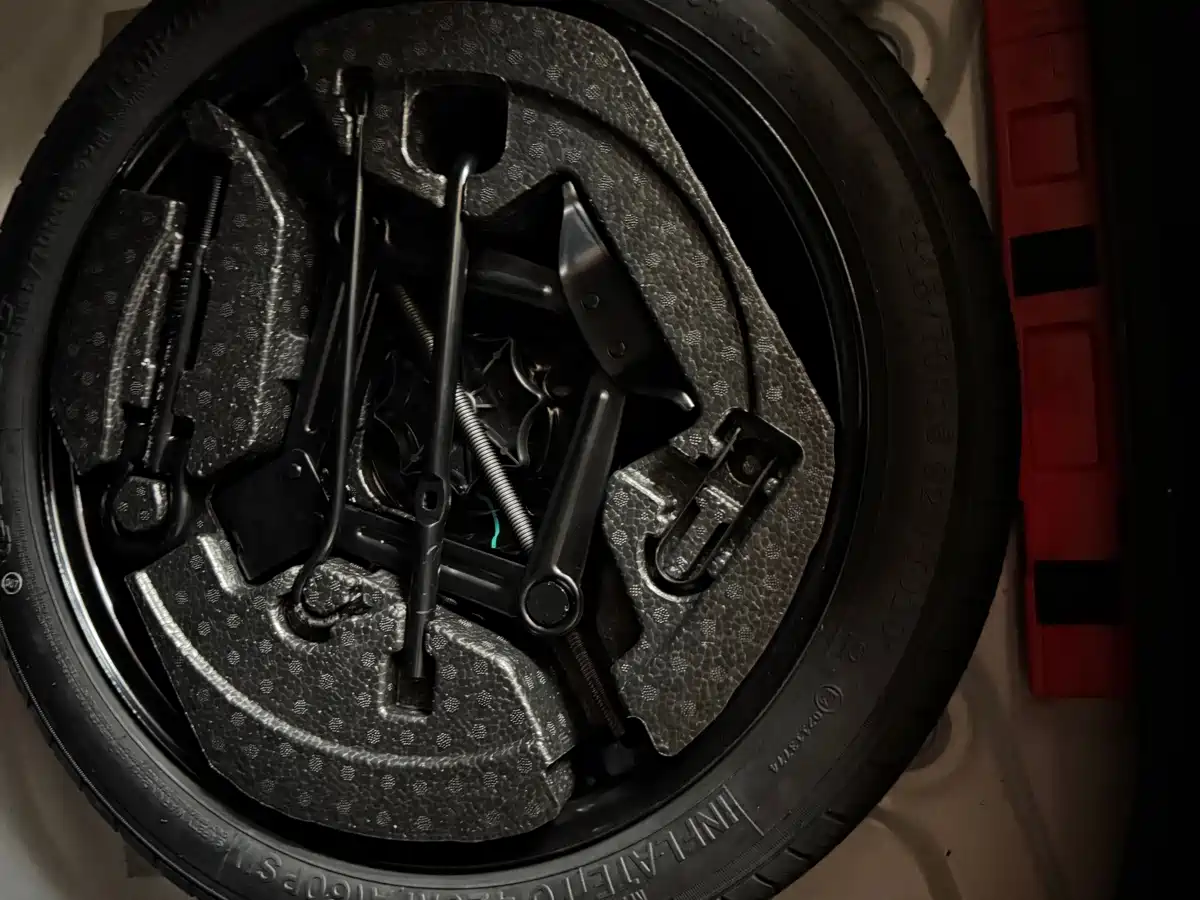 GEELY AUTOMOBILE EMGRAND