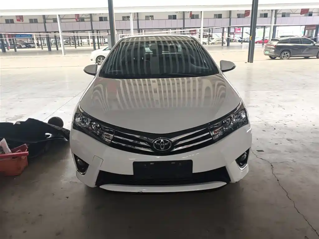 Toyota Corolla 2017 Facelift 1.6L S-CVT GL фото 3