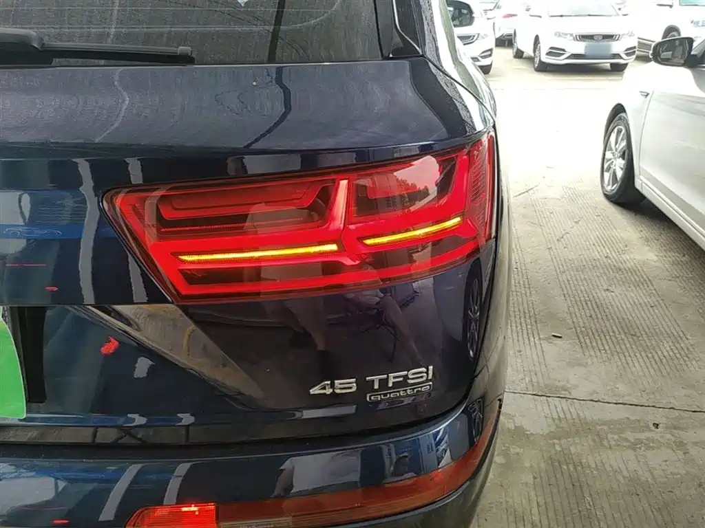 Audi Q7 2019 45 TFSI Comfort фото 8