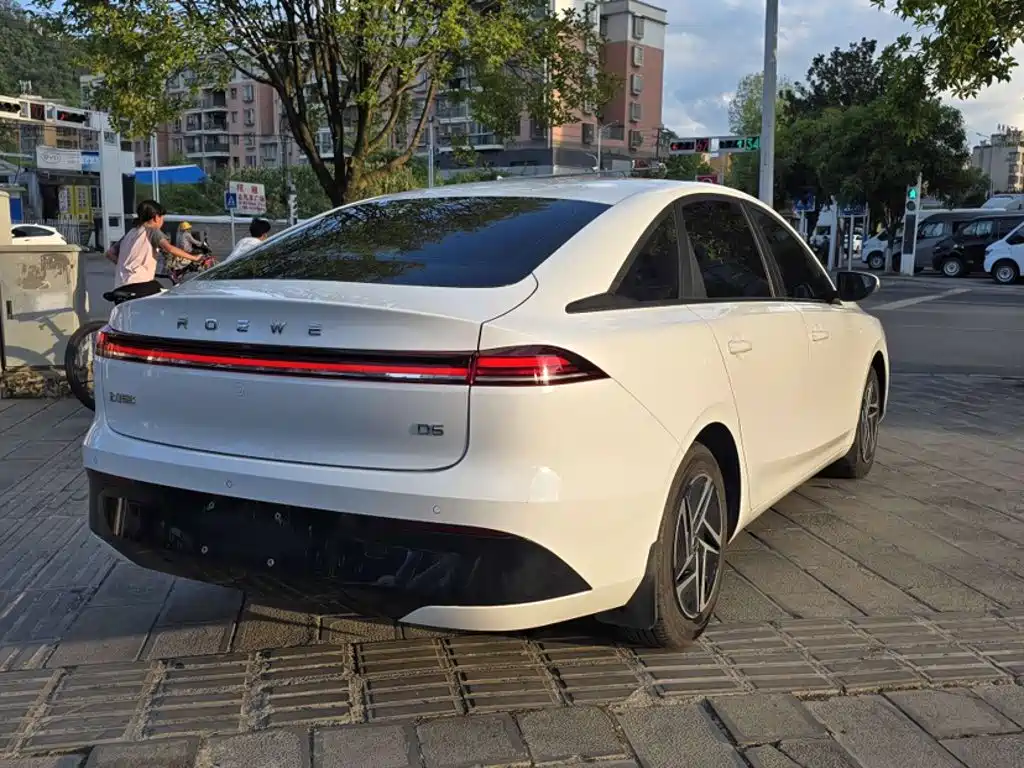 Roewe D6 2025 2025 Model 450km Premium Edition
