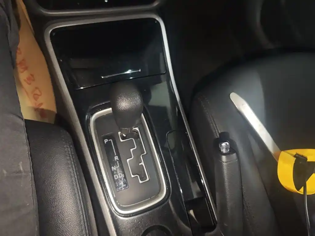 Mitsubishi Outlander 2016 2.0L 2WD Fashion Edition 5-seater фото 14