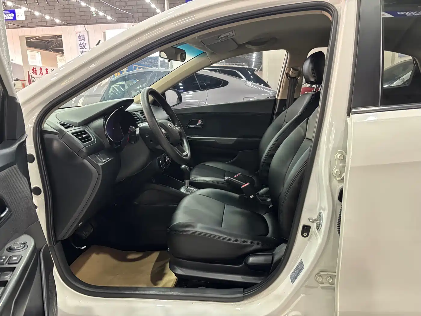 Kia K2 2012 2012 Hatchback 1.4L AT Cool Commemorative Edition