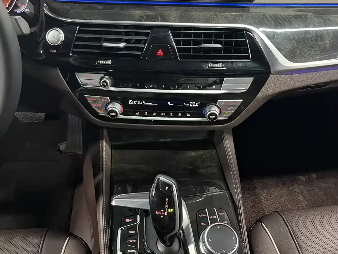 BMW 5 Series 2022 Facelift 525Li M Sport Package фото 9
