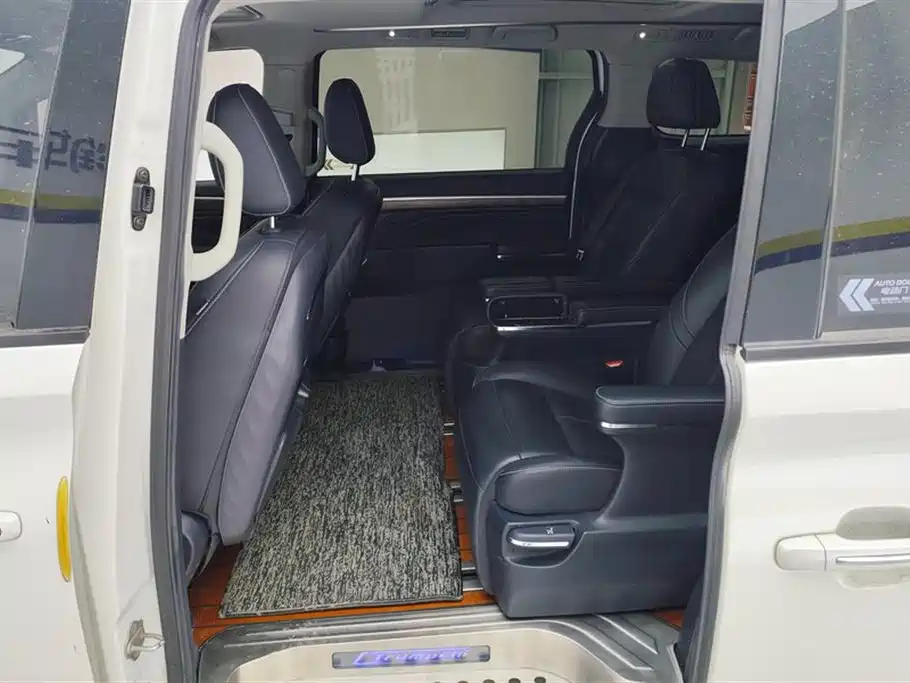 GAC Trumpchi Trumpchi M8 2021 Leading Show Series 390T Ultimate Edition фото 11