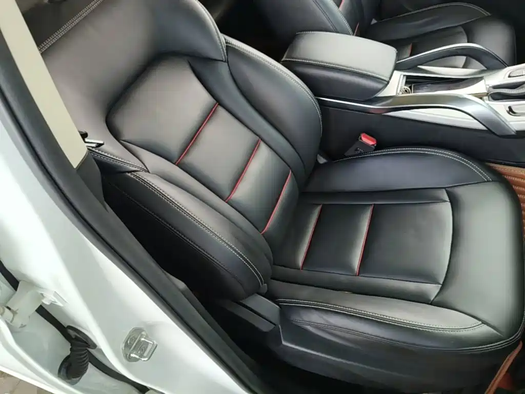 Фото 25 - Geely Atlas