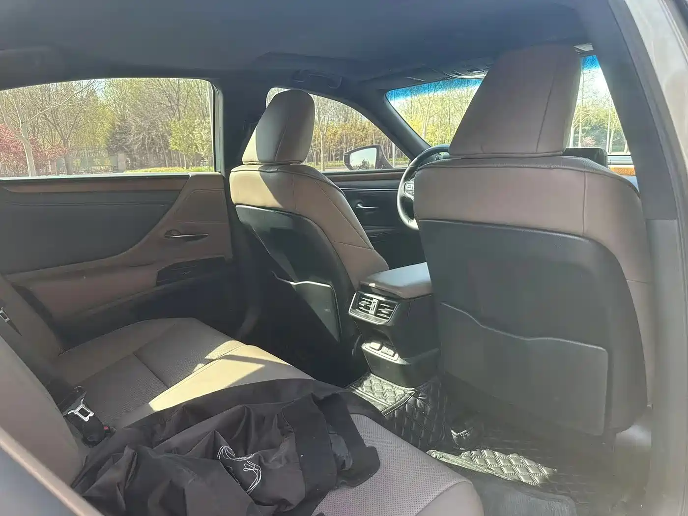 Lexus ES 2024 200 Premium Edition фото 4