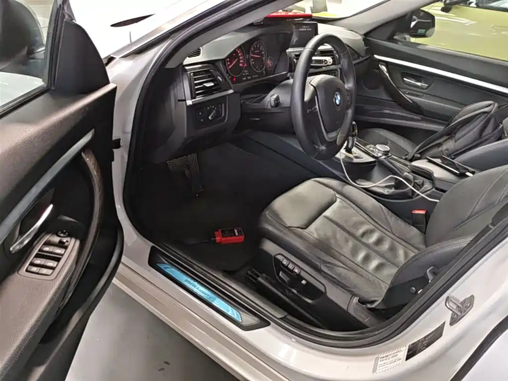 BMW 3 Series GT 2014 320i Design Package фото 16