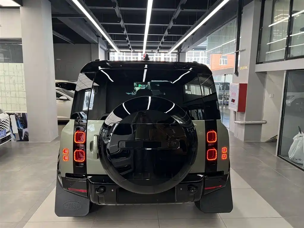 Land Rover Defender 2024 110 3.0T P400 X-DYNAMIC HSE фото 8