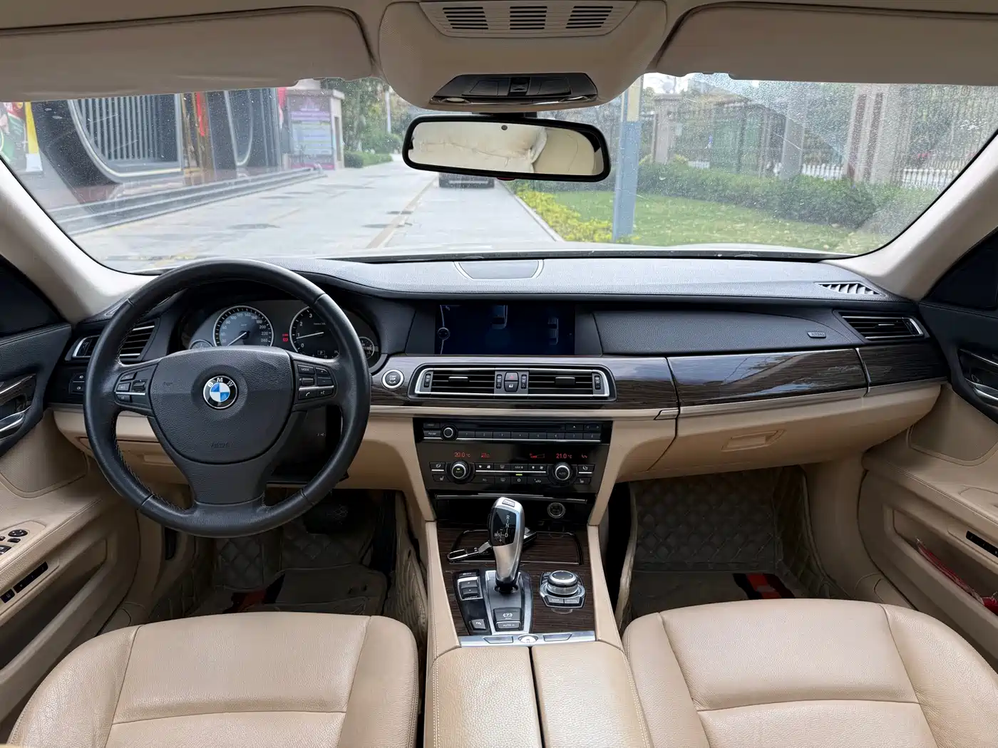 BMW 7 Series 2011 730Li Elegance фото 19