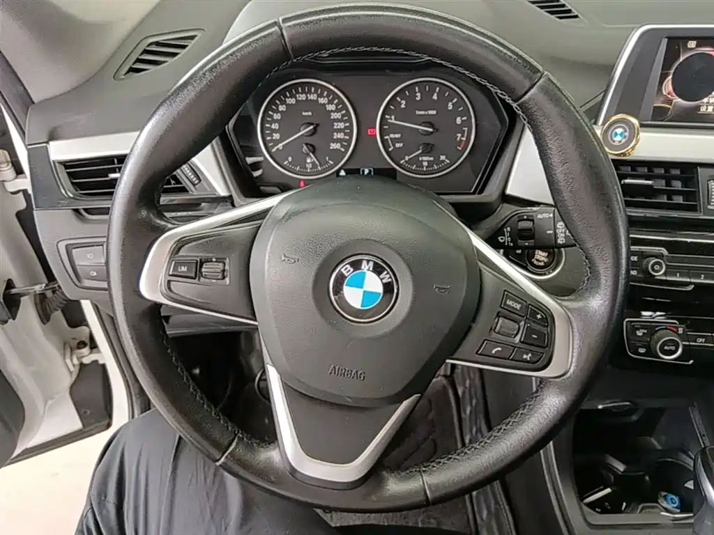 BMW X1 2016 sDrive18Li Fashion Model фото 11