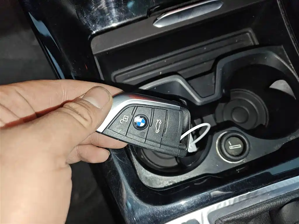BMW 1 Series 2018 118i Sport Edition фото 9