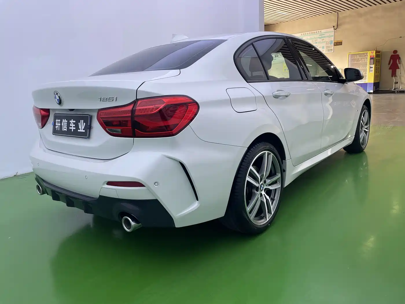 BMW 1 Series 2020 Model 125i Leading M Sport Package фото 15