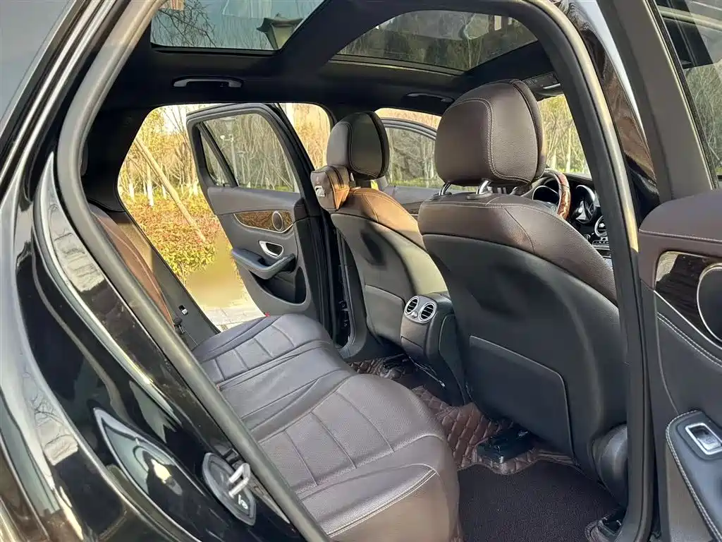 Mercedes-Benz GLC 2018 Facelift GLC 260 4MATIC Dynamic фото 24