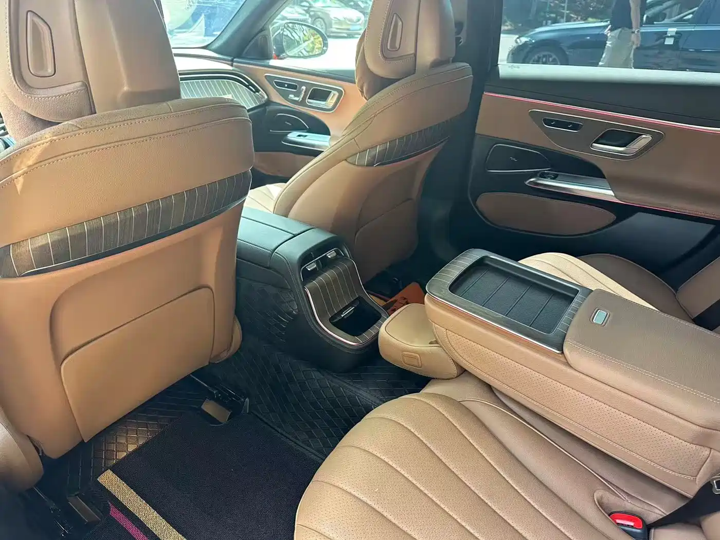 Mercedes-Benz E-Class 2024 E 300 L Fashion фото 7
