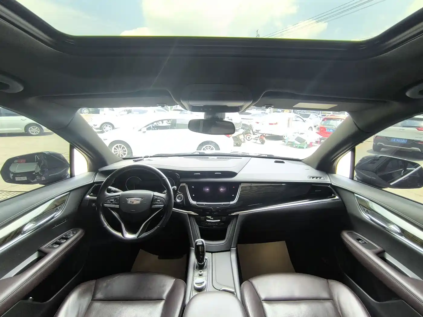 Cadillac XT6 2021 2.0T 6-seater 4WD Luxury фото 8