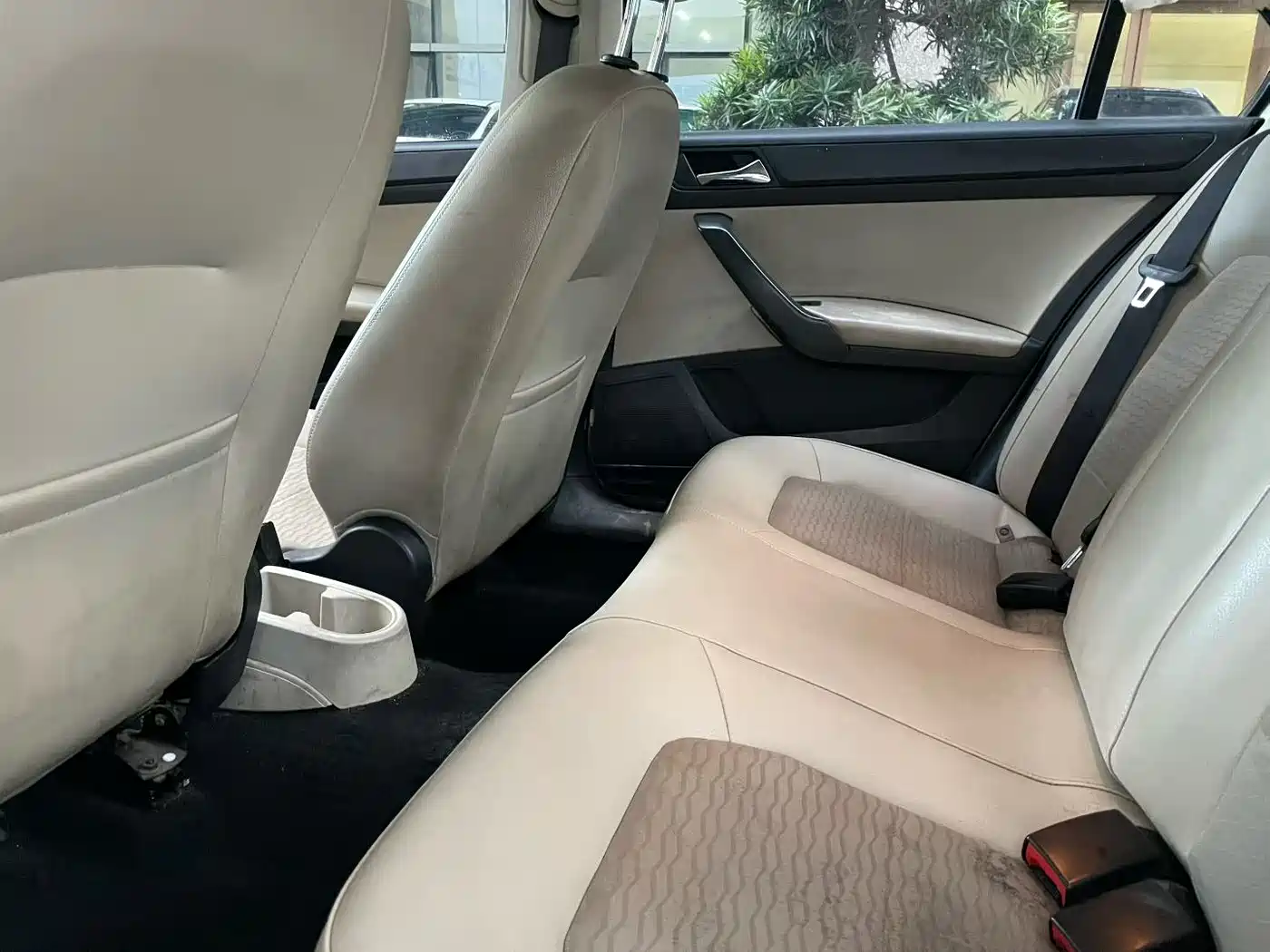 Škoda Rapid 2015 1.6L Automatic Smart Selection фото 5