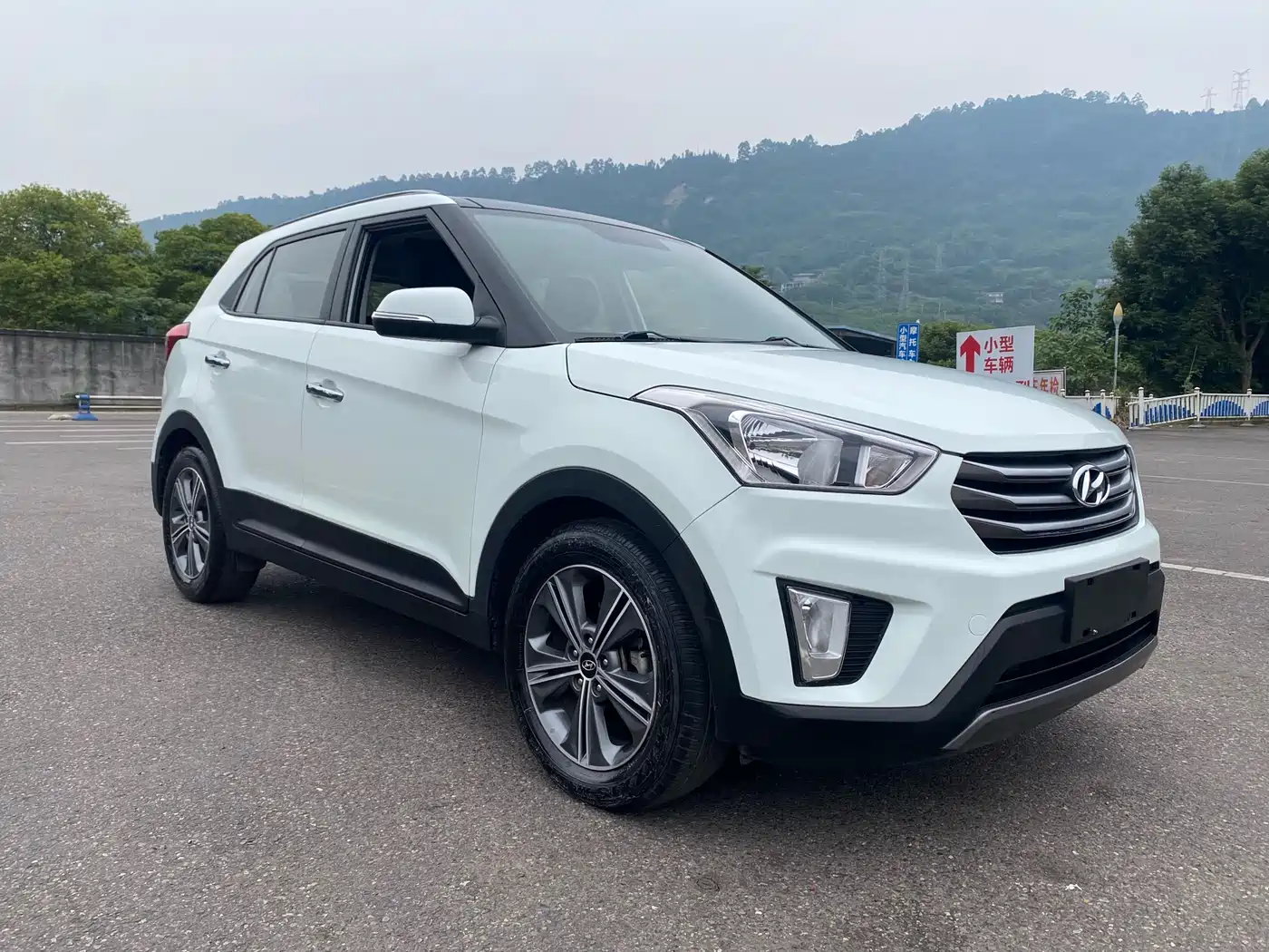 Hyundai Beijing Hyundai ix25 2015 1.6L Automatic 2WD Smart GLS фото 3