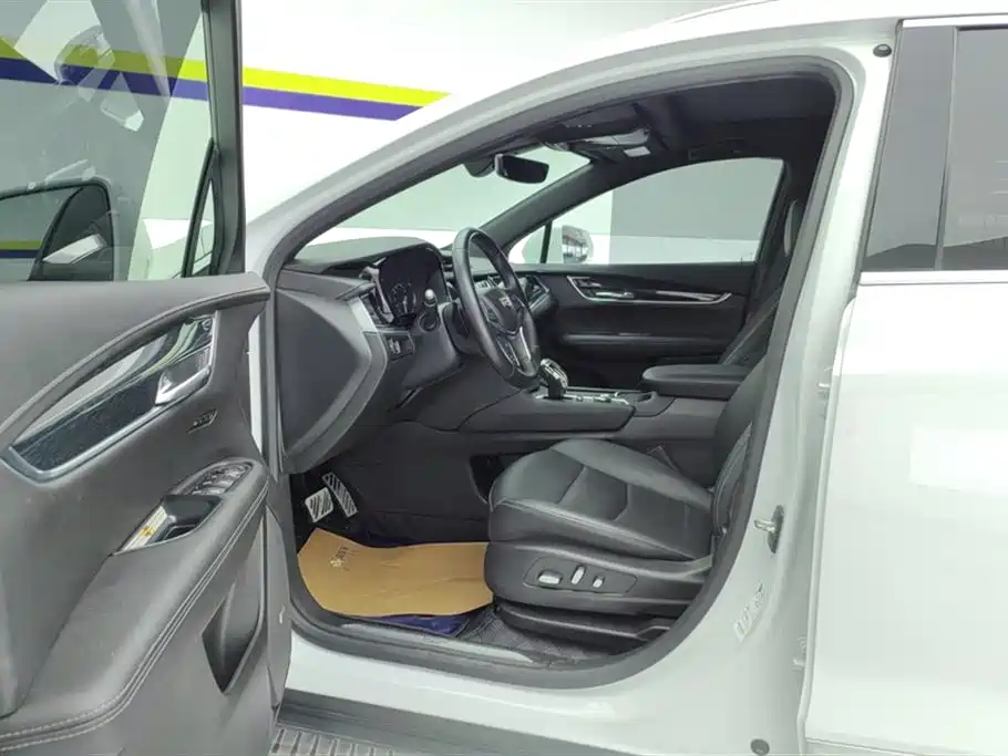Cadillac XT5 2022 2.0T 2WD Luxury фото 9