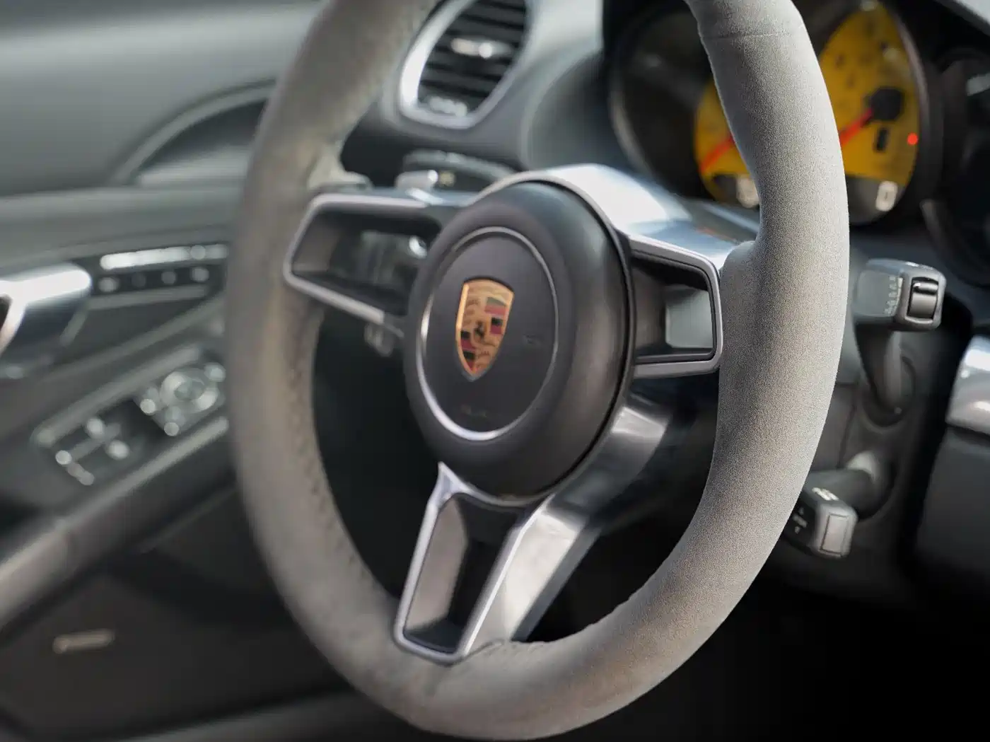 Porsche 718 2018 Cayman 2.0T фото 15