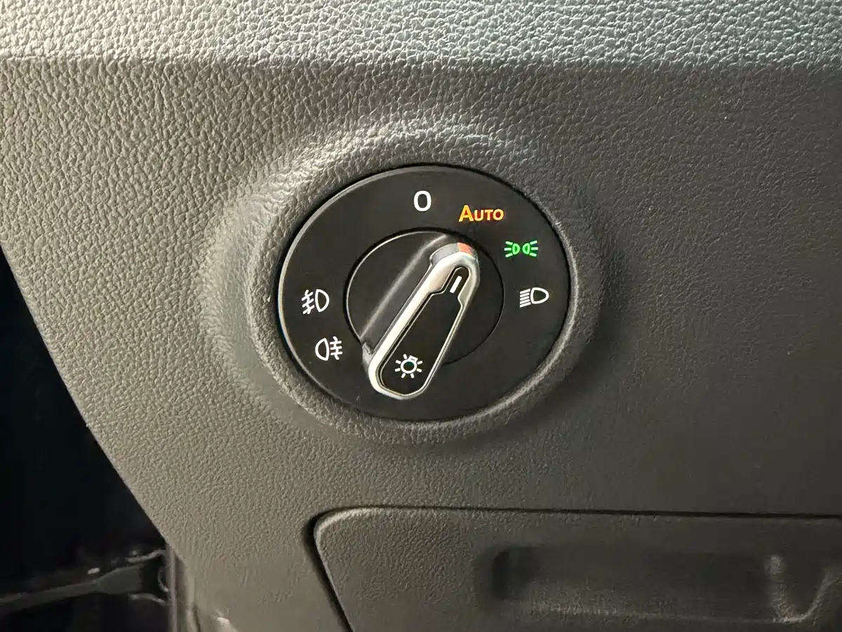 Volkswagen Tayron 2022 280TSI 2WD Luxury Smart Connect Edition фото 12