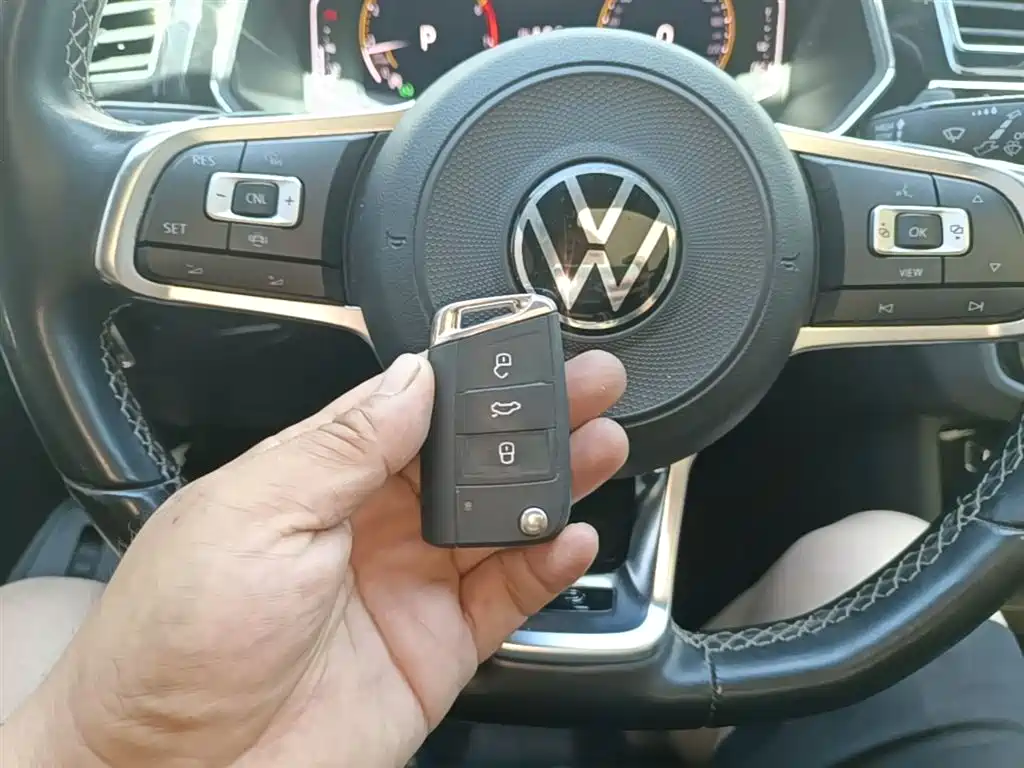 Volkswagen Tiguan L 2021 330TSI Automatic 2WD R-Line Premium фото 8