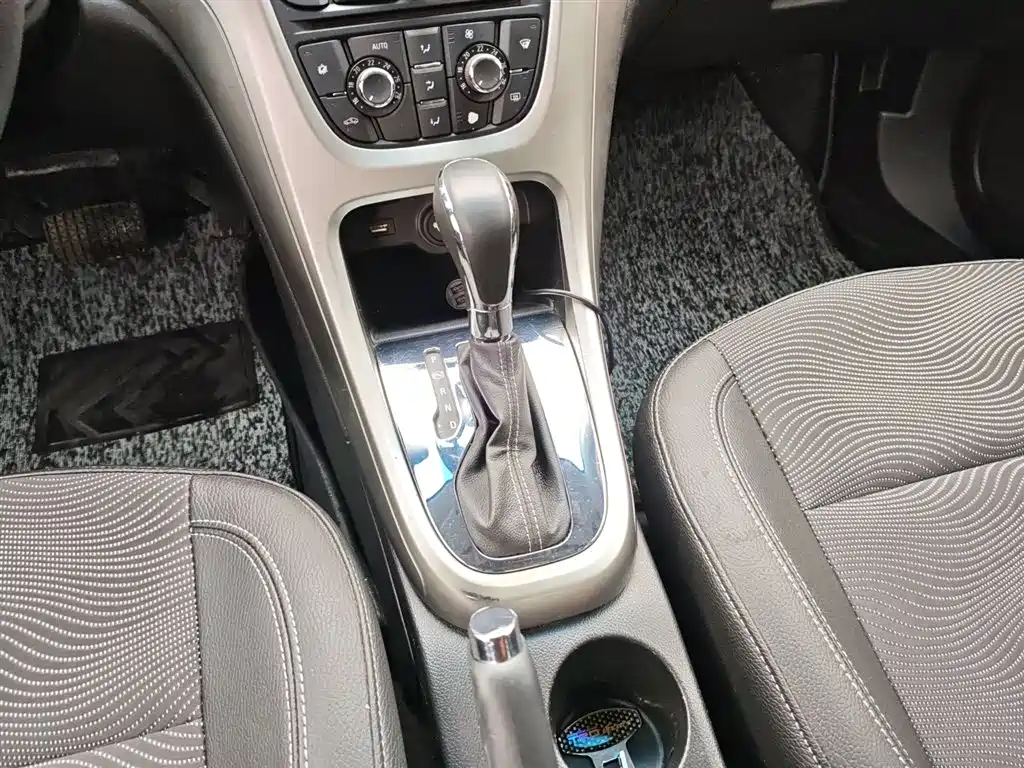 Buick Excelle 2014 XT 1.6L Automatic Fashion фото 14