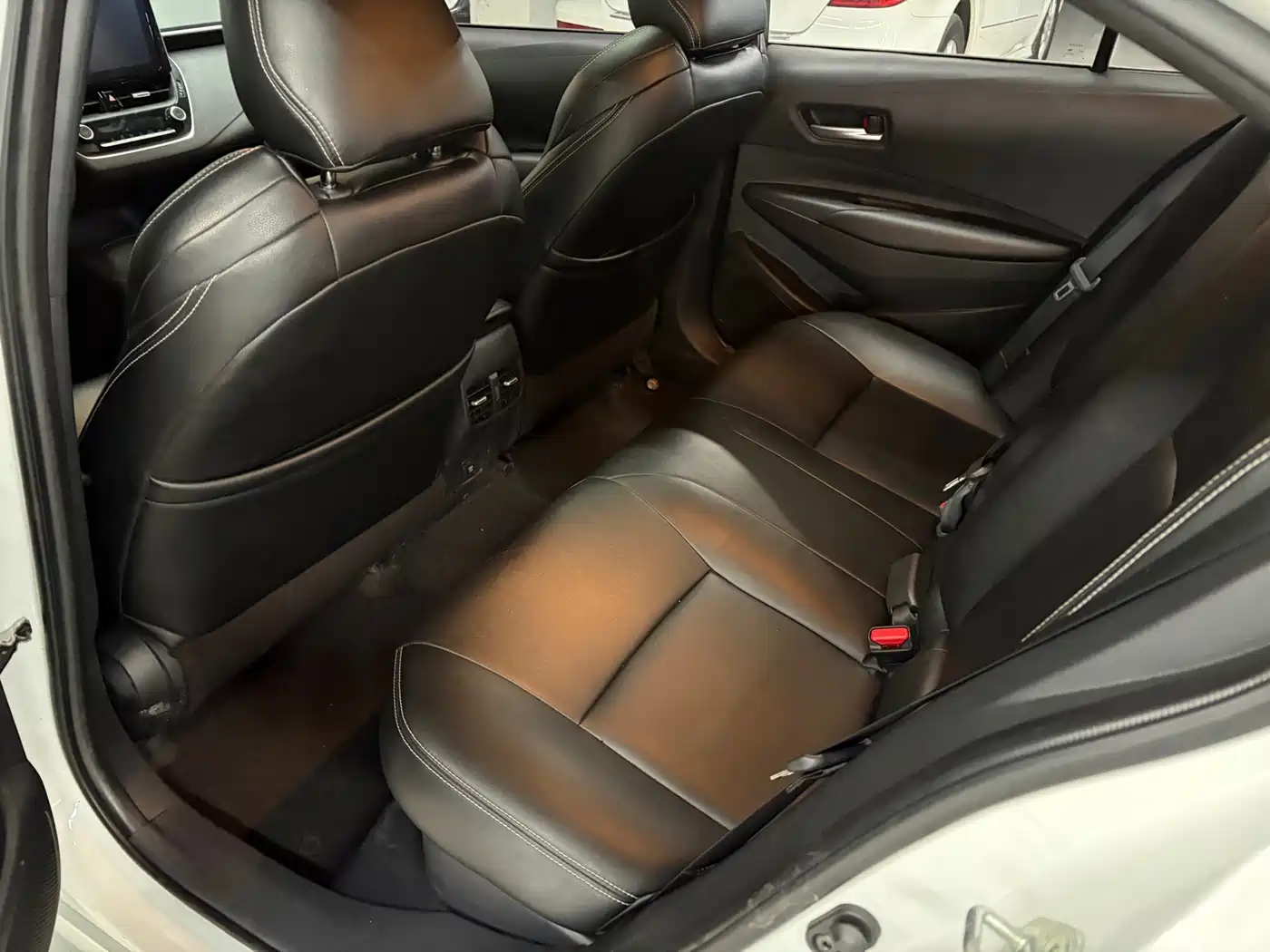 Toyota Levin 2022 Dual Engine 1.8H E-CVT Luxury Edition фото 8