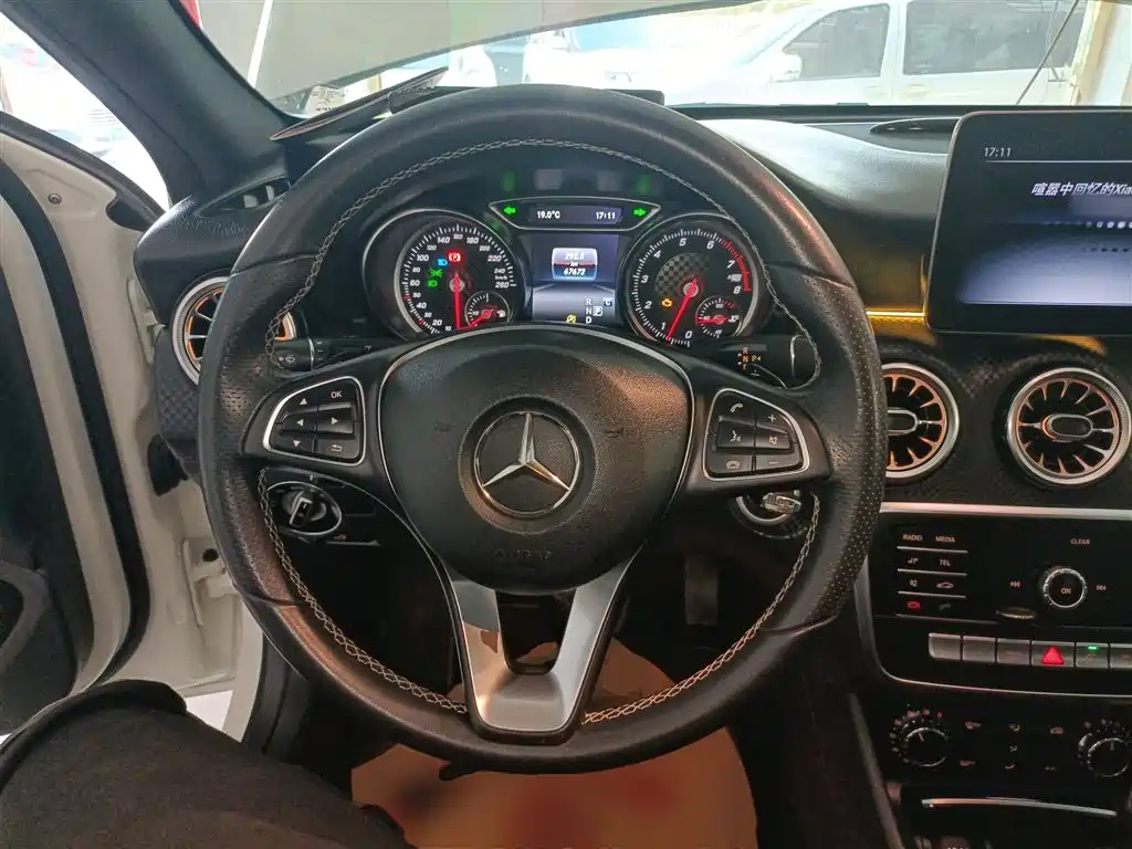 Mercedes-Benz A-Class (Import) 2018 A 200 Fashion фото 11
