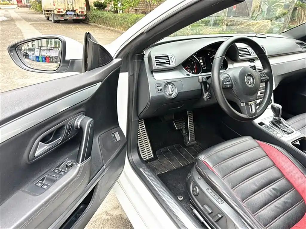Volkswagen FAW-Volkswagen CC 2018 1.8TSI Luxury фото 8