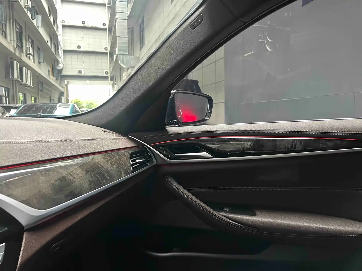 BMW 5 Series 2021 525Li M Sport Package фото 17