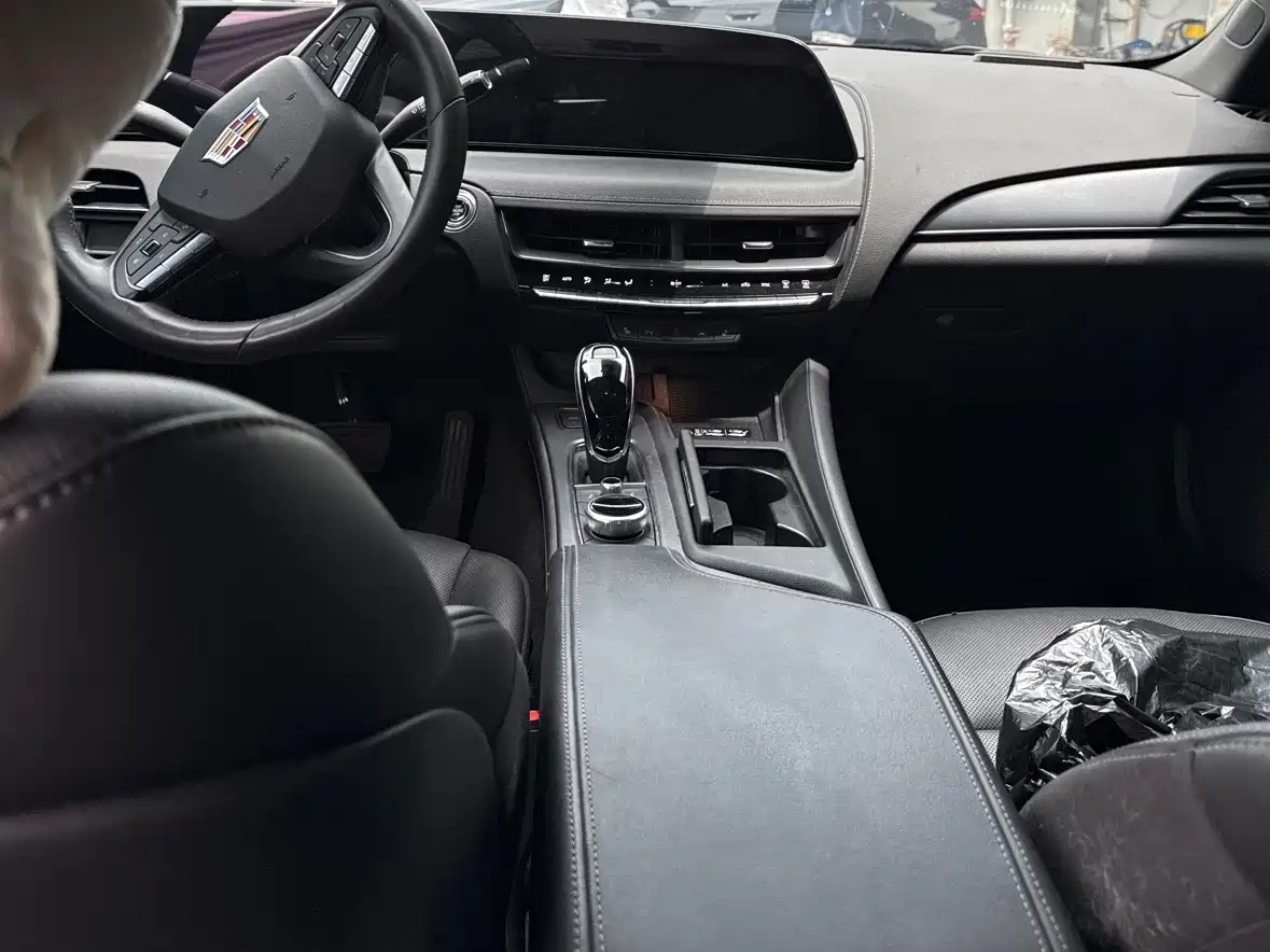 Cadillac CT5 2024 28T Luxury Model Pro фото 10