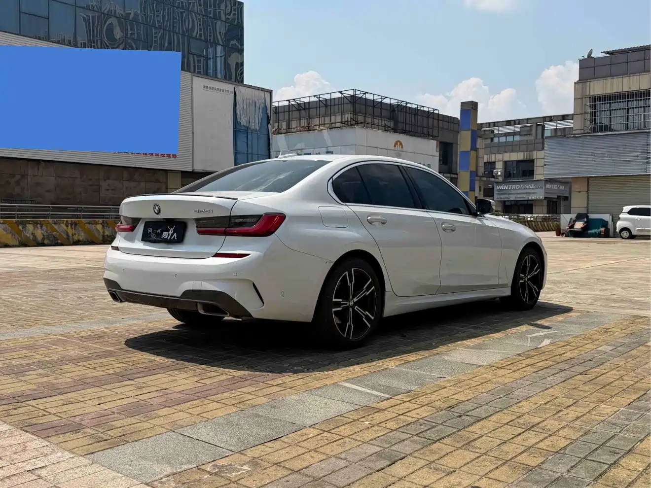 Photo 9 - BMW 3 Series