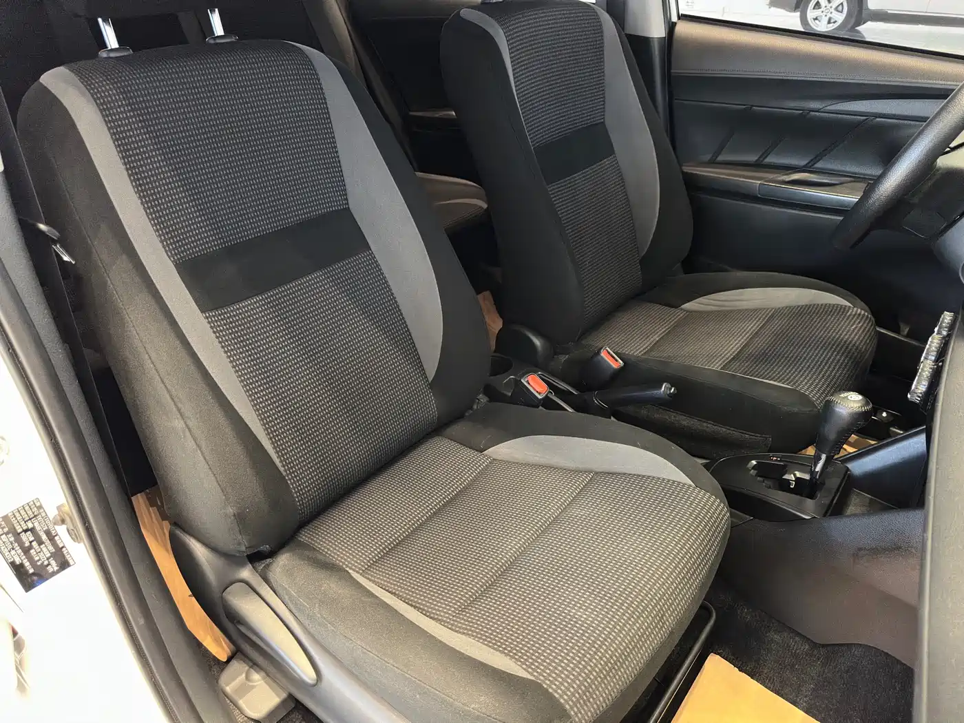 Toyota Vios 2022 1.5L 20th Anniversary Edition фото 13