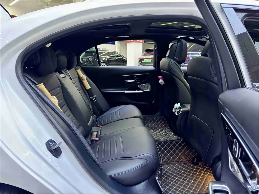 Mercedes-Benz C-Class 2024 Second Facelift C 260 L Night Edition Sport фото 7
