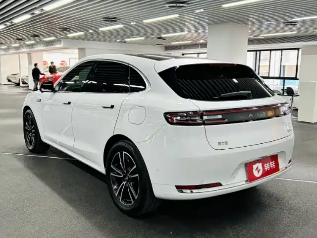 AITO Wenjie AITO M5 2025 Extended Range Ultra RWD фото 6