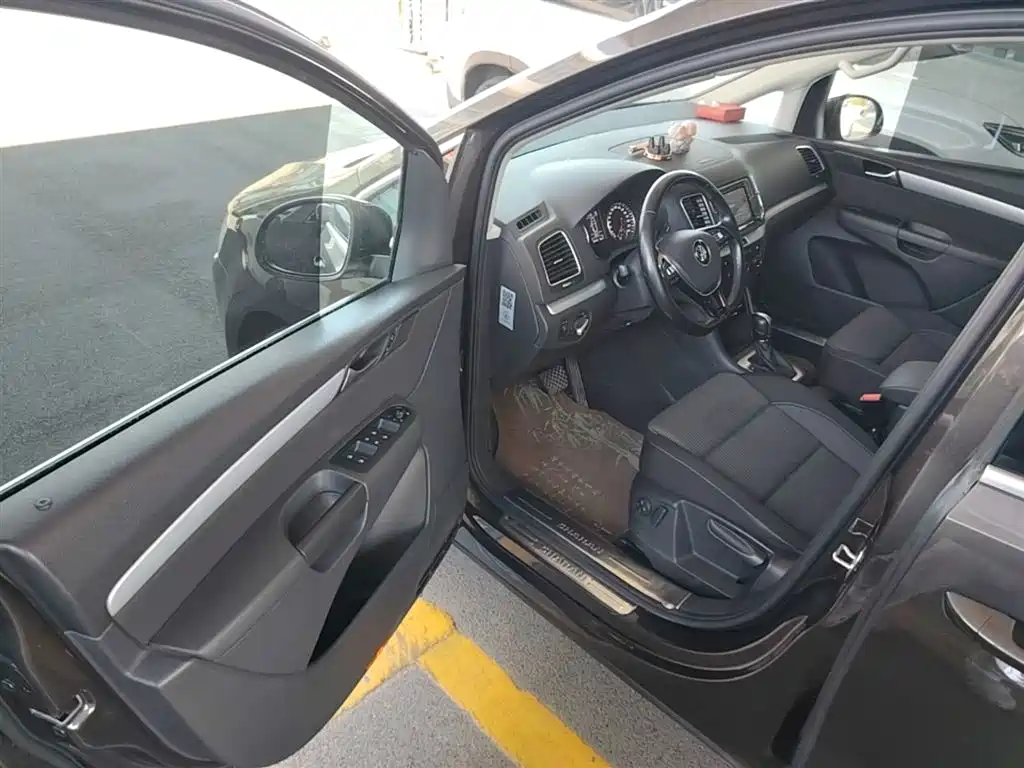 Volkswagen Sharan 2016 380TSI Comfort 7-seater фото 16