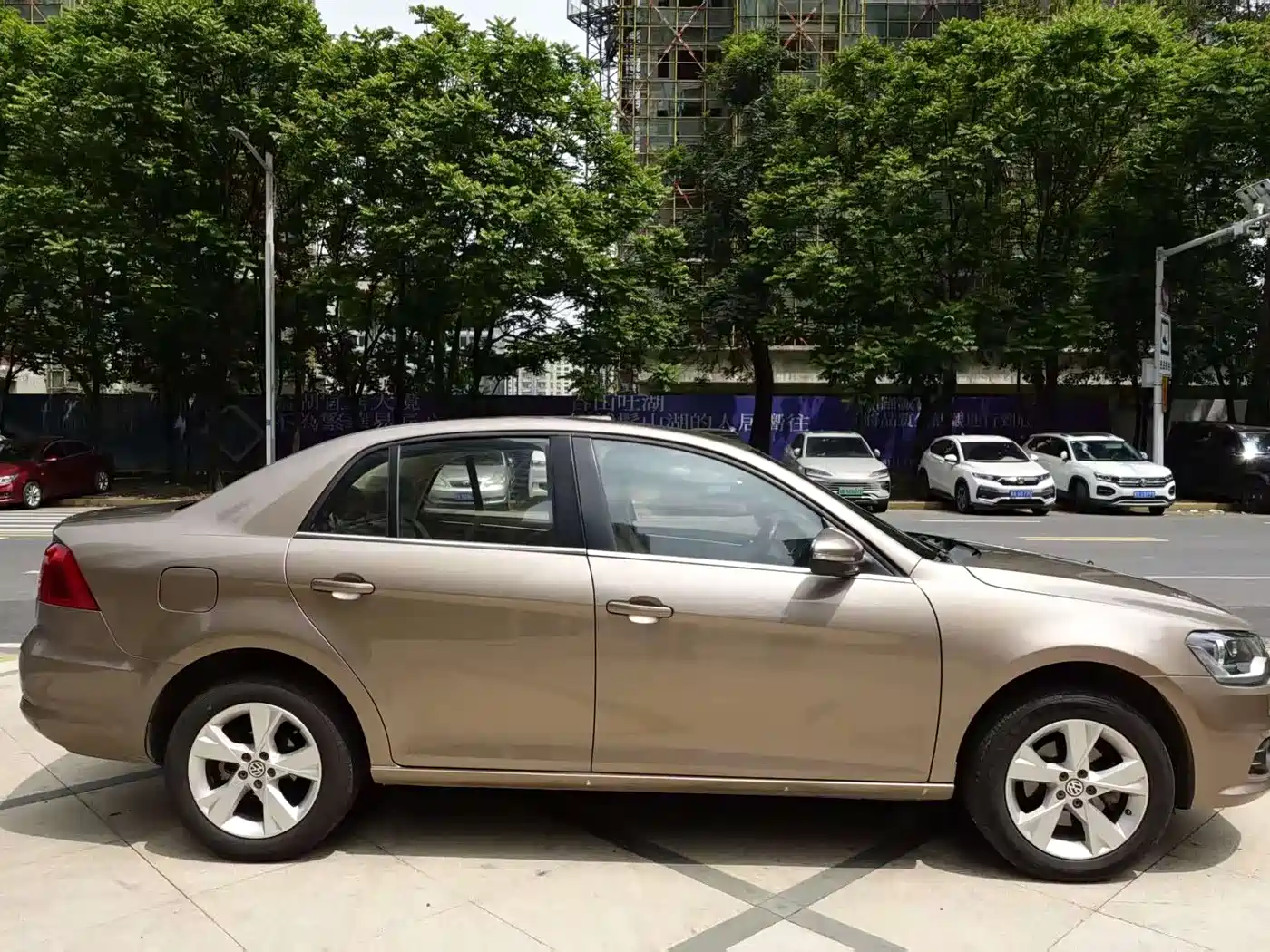 Volkswagen Bora 2014 1.6L Manual Comfort Edition фото 3
