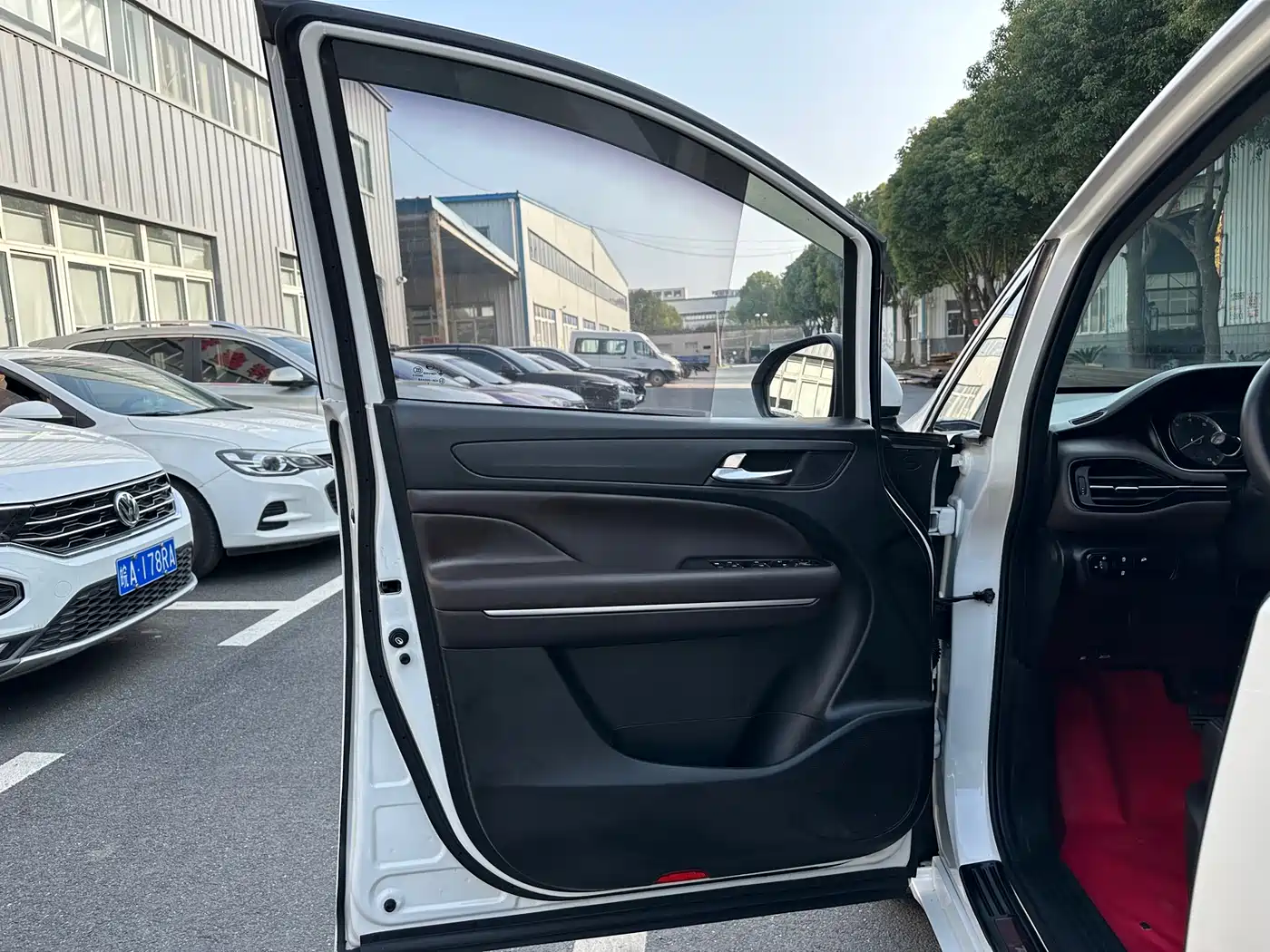 GAC Trumpchi Trumpchi M6 2019 270T Automatic Luxury (6-seater) China V фото 8