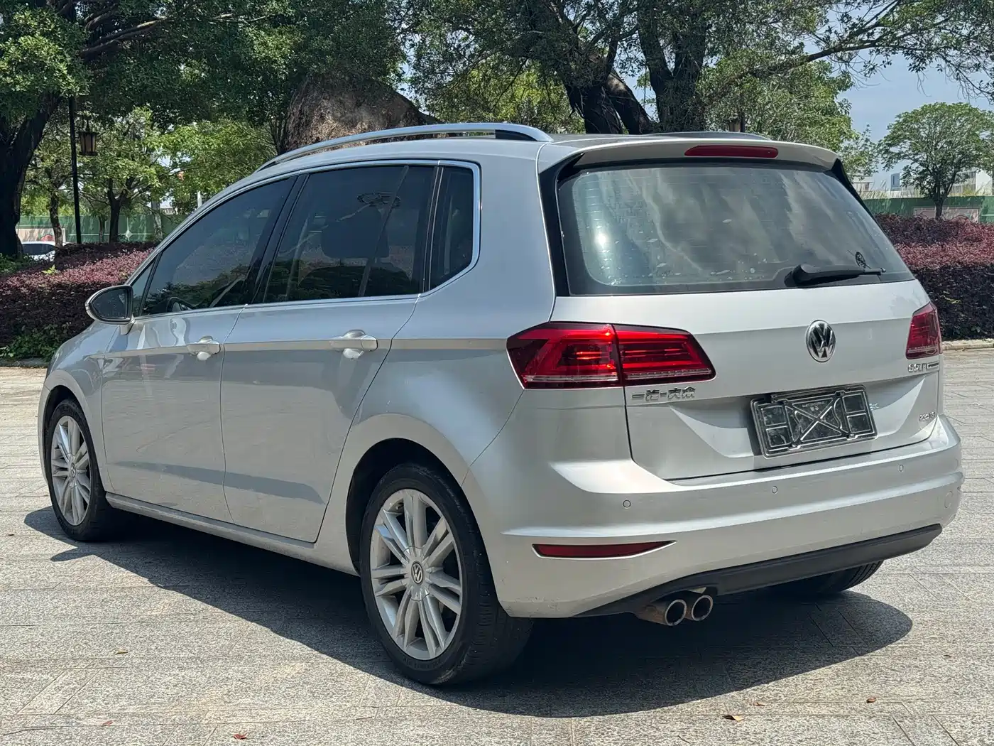 Volkswagen Golf Sportsvan 2016 230TSI Automatic Luxury фото 10