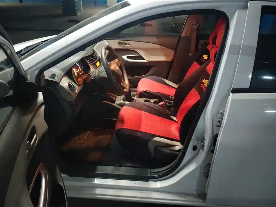 Chevrolet Sail 2015 Sail 3 1.3L Manual Ideal Edition фото 9