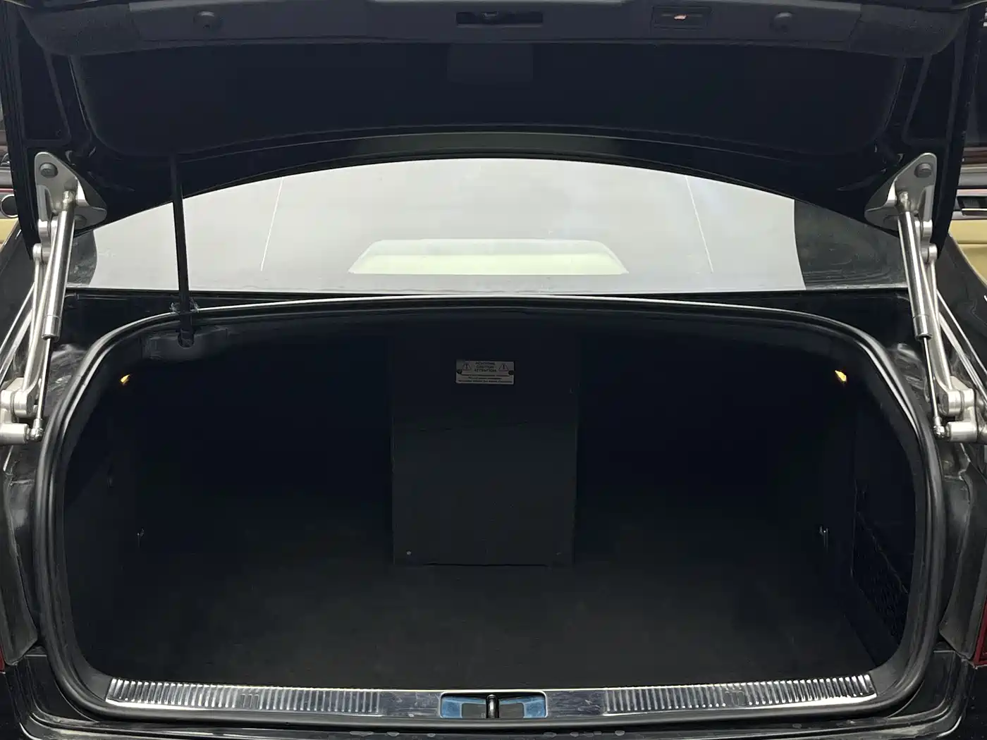 Volkswagen Phaeton 2007 Model 3.2L V6 5-Seat Base фото 18