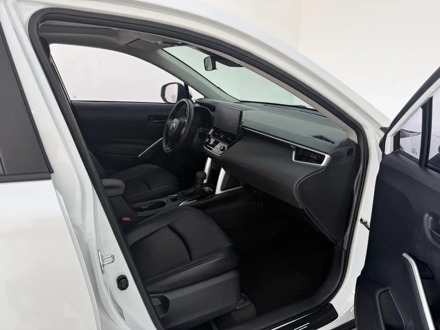 Toyota Corolla Cross 2023 2.0L Elite Edition фото 10